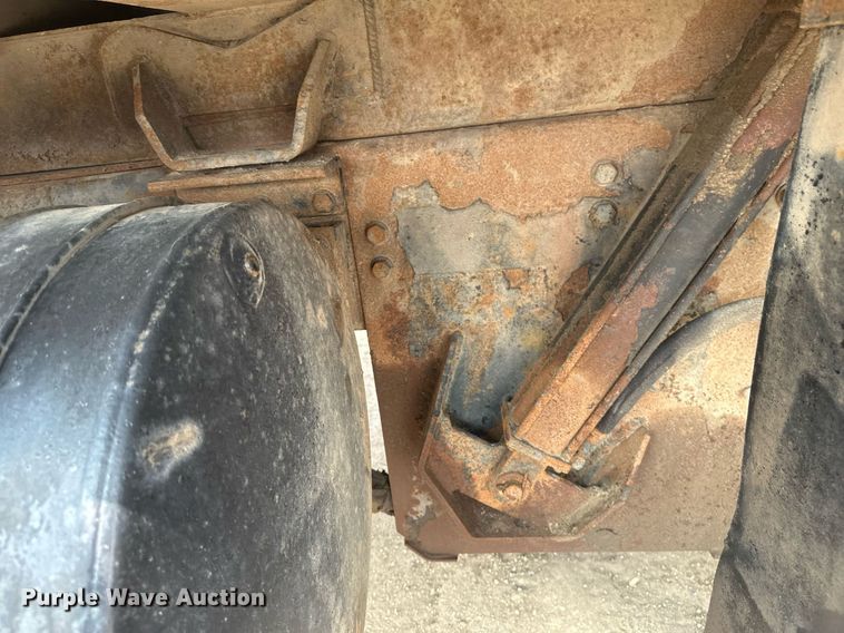 image for item EB2618 2000 Volvo Xpeditor refuse truck