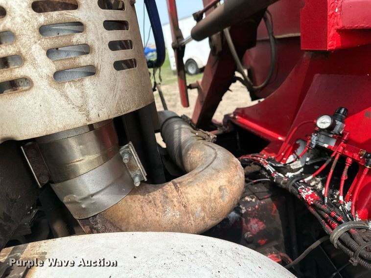 image for item EB2618 2000 Volvo Xpeditor refuse truck