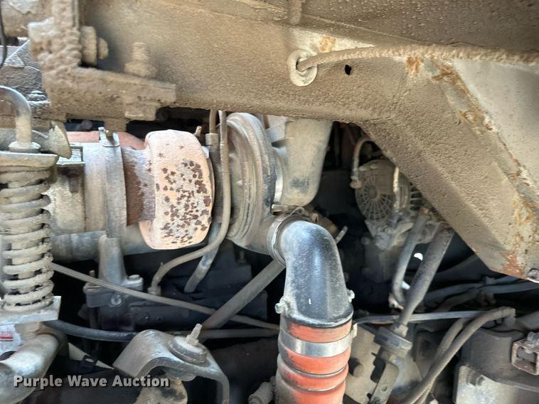 image for item EB2618 2000 Volvo Xpeditor refuse truck