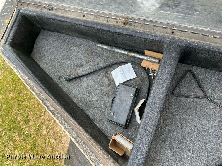 image for item EB2621 2005 Freightliner M2 semi truck