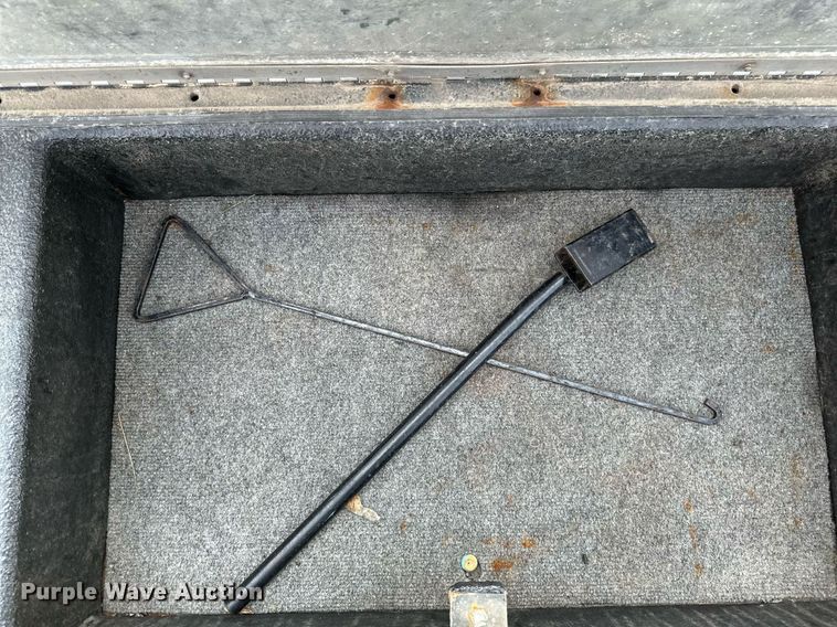 image for item EB2621 2005 Freightliner M2 semi truck