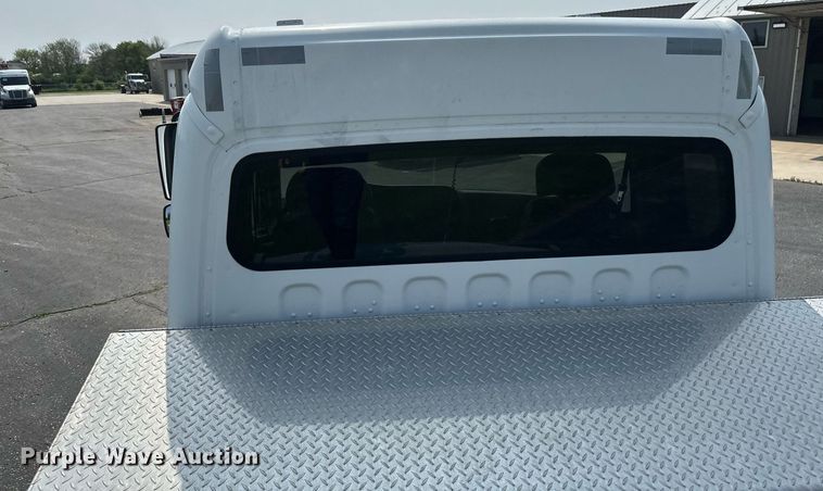 image for item EB2621 2005 Freightliner M2 semi truck