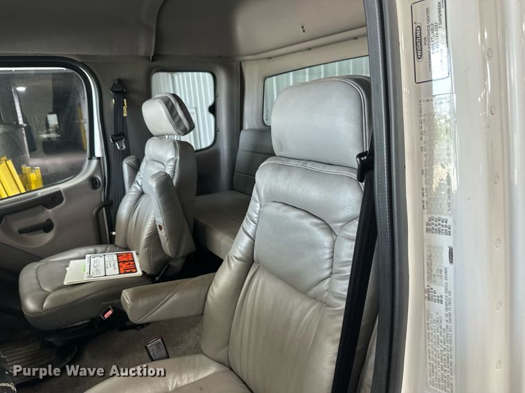 image for item EB2621 2005 Freightliner M2 semi truck