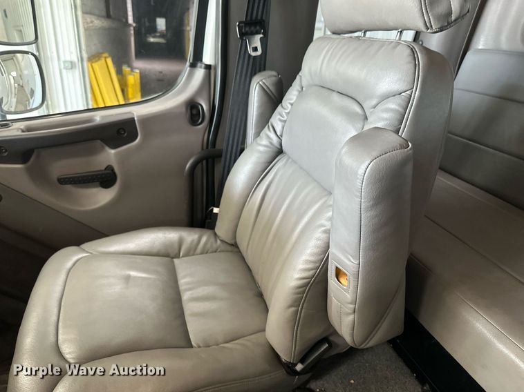 image for item EB2621 2005 Freightliner M2 semi truck