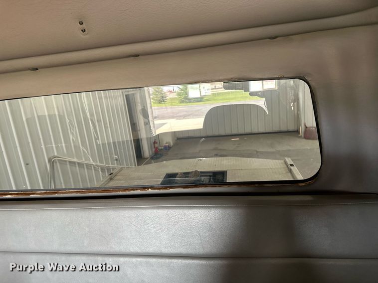 image for item EB2621 2005 Freightliner M2 semi truck