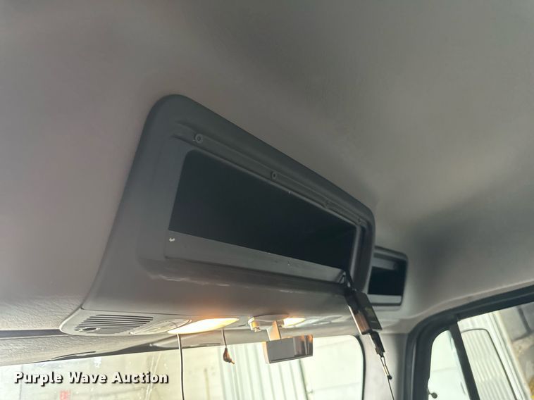 image for item EB2621 2005 Freightliner M2 semi truck