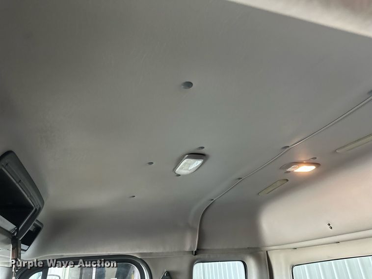 image for item EB2621 2005 Freightliner M2 semi truck