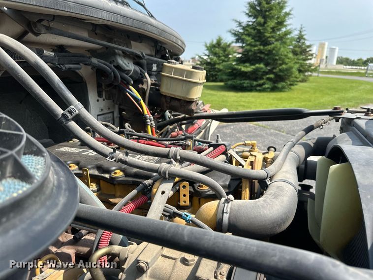 image for item EB2621 2005 Freightliner M2 semi truck