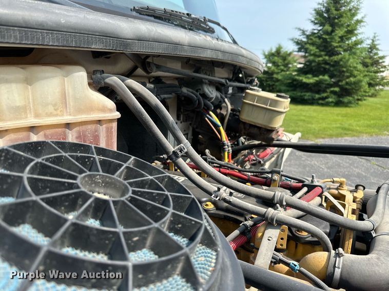 image for item EB2621 2005 Freightliner M2 semi truck