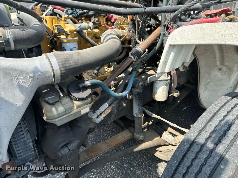 image for item EB2621 2005 Freightliner M2 semi truck