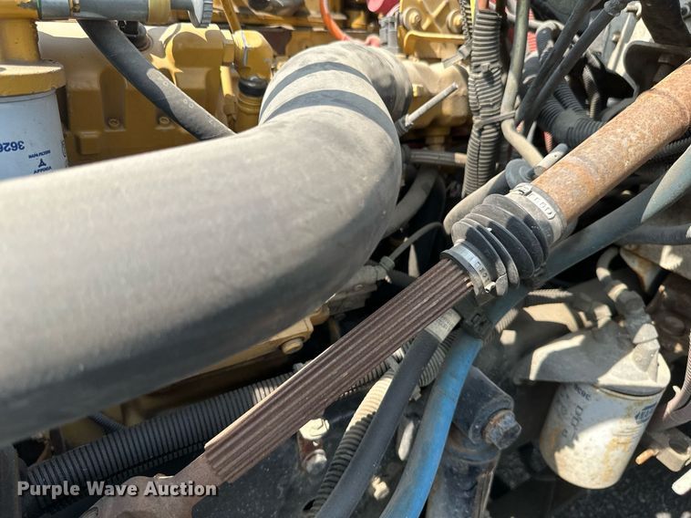 image for item EB2621 2005 Freightliner M2 semi truck