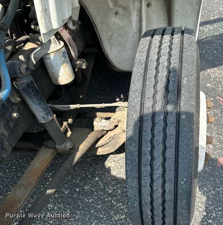 image for item EB2621 2005 Freightliner M2 semi truck