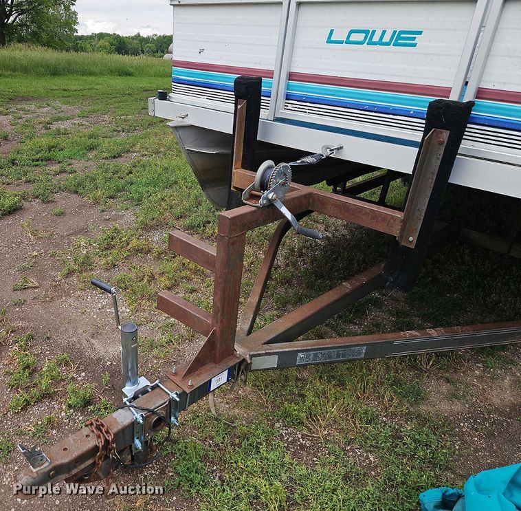 image for item EB8093 1994 Lowe Family 200 pontoon boat