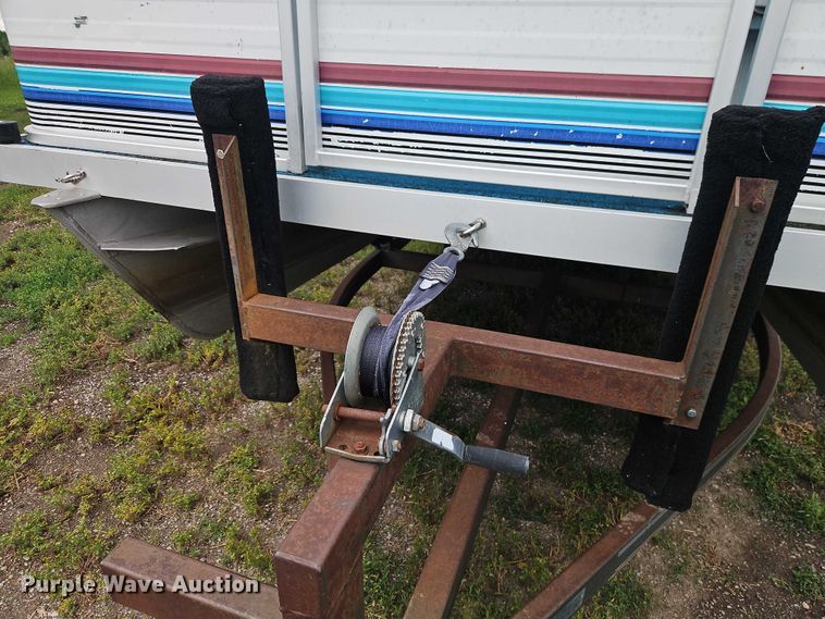 image for item EB8093 1994 Lowe Family 200 pontoon boat