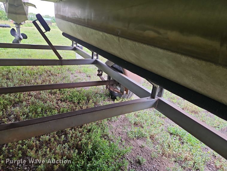 image for item EB8093 1994 Lowe Family 200 pontoon boat