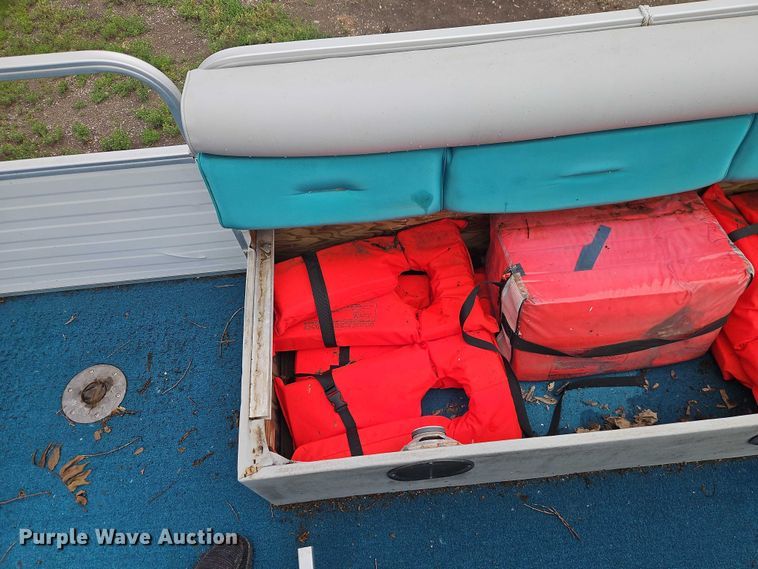 image for item EB8093 1994 Lowe Family 200 pontoon boat