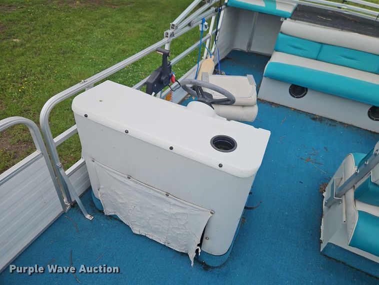 image for item EB8093 1994 Lowe Family 200 pontoon boat