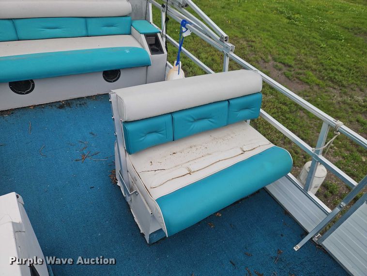 image for item EB8093 1994 Lowe Family 200 pontoon boat