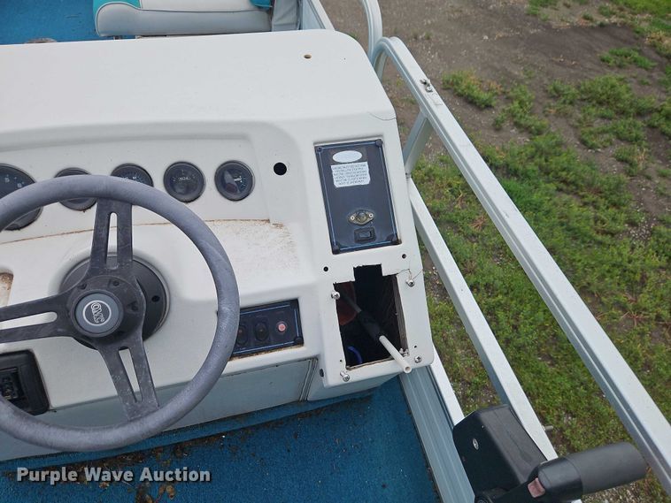 image for item EB8093 1994 Lowe Family 200 pontoon boat