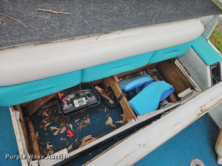 image for item EB8093 1994 Lowe Family 200 pontoon boat