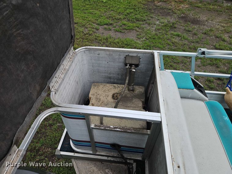 image for item EB8093 1994 Lowe Family 200 pontoon boat