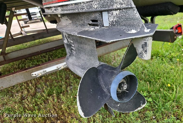 image for item EB8093 1994 Lowe Family 200 pontoon boat