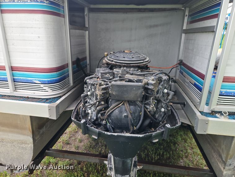 image for item EB8093 1994 Lowe Family 200 pontoon boat