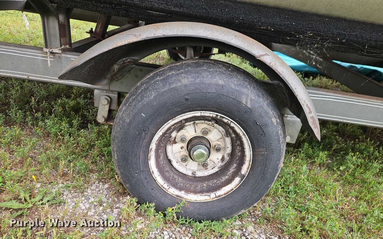 image for item EB8093 1994 Lowe Family 200 pontoon boat