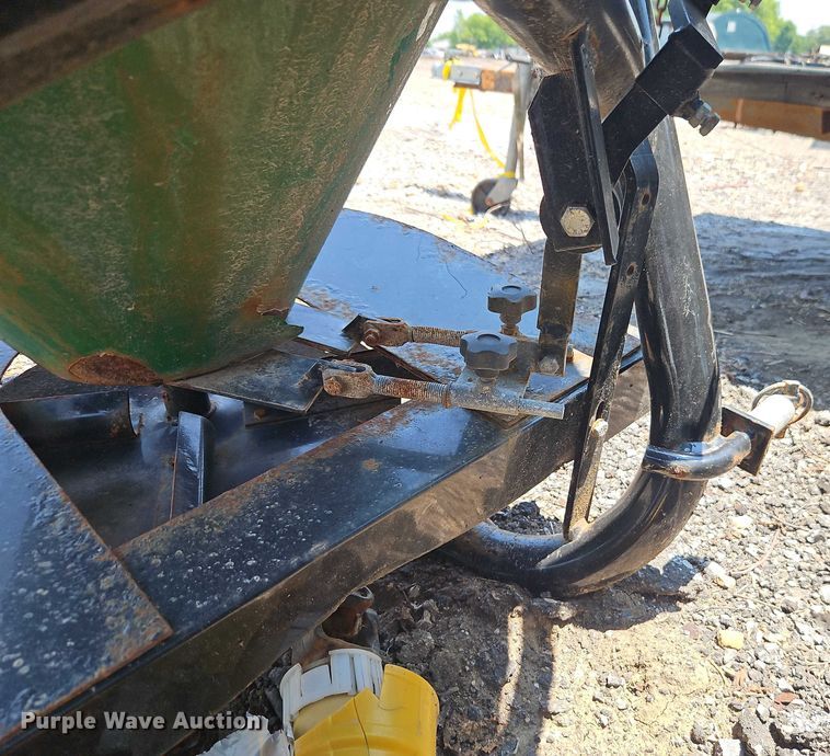 image for item EB8124 Frontier SS1067B three point spreader