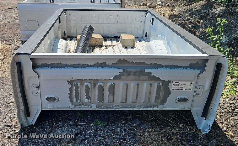 image for item EB8128 Pickup truck bed