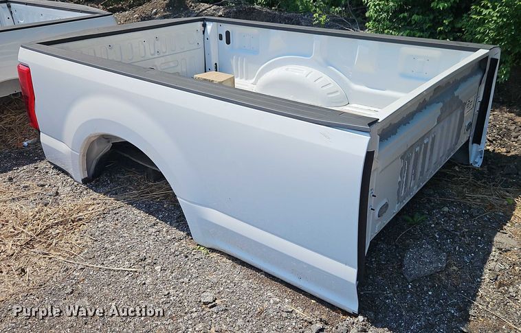 image for item EB8128 Pickup truck bed