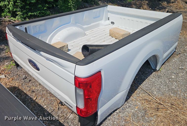 image for item EB8128 Pickup truck bed