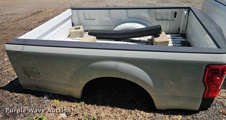 image for item EB8128 Pickup truck bed