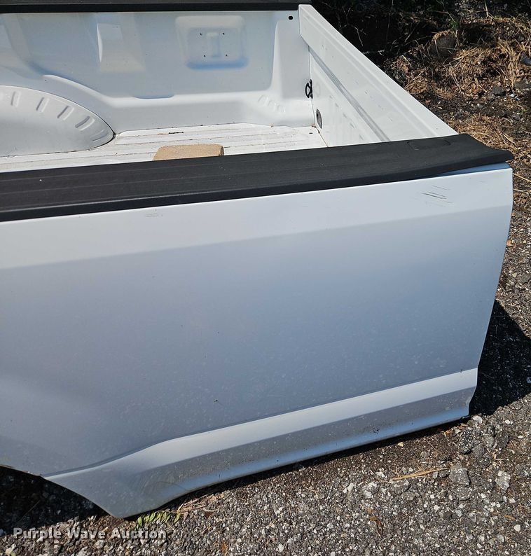 image for item EB8128 Pickup truck bed