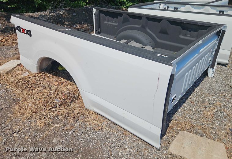 image for item EB8130 Pickup truck bed