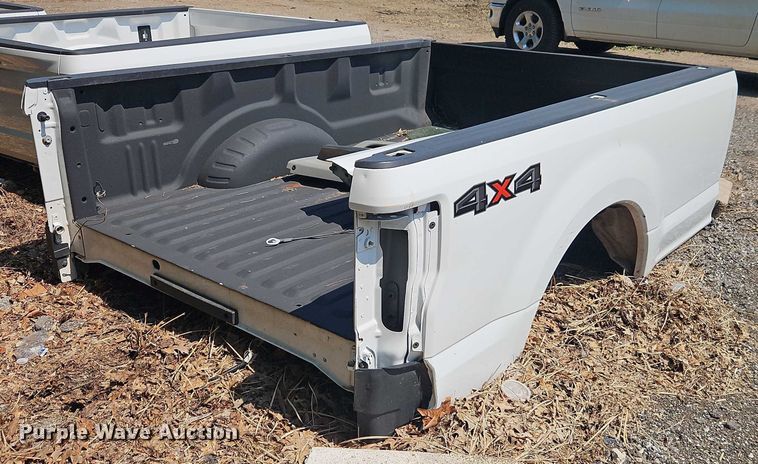 image for item EB8130 Pickup truck bed