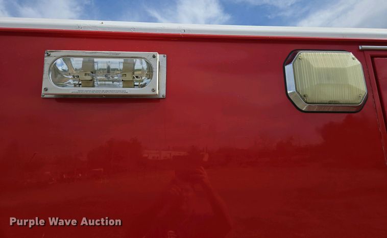 image for item EC0951 2005 Ford E450 Super Duty ambulance