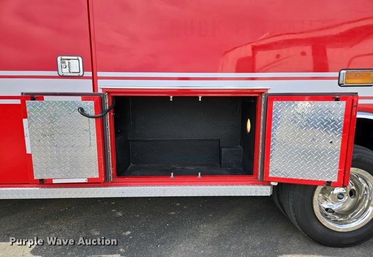 image for item EC0951 2005 Ford E450 Super Duty ambulance