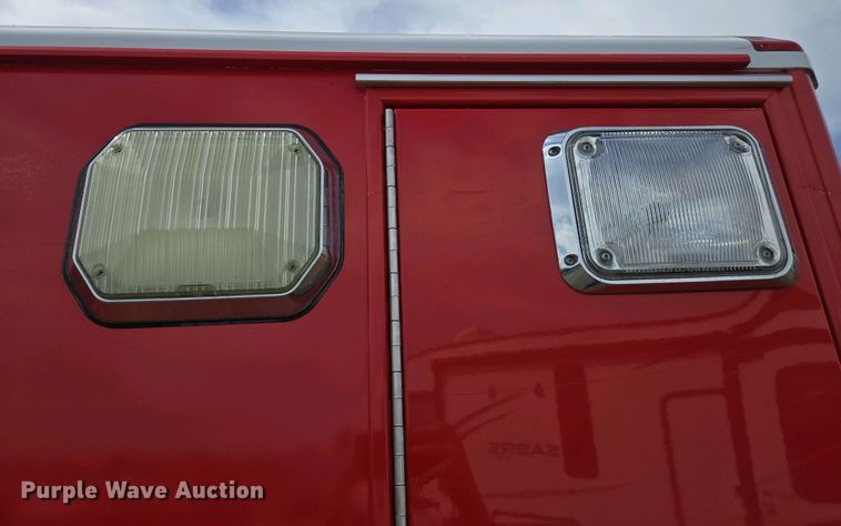 image for item EC0951 2005 Ford E450 Super Duty ambulance