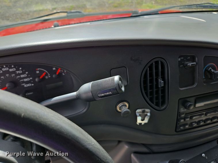 image for item EC0951 2005 Ford E450 Super Duty ambulance