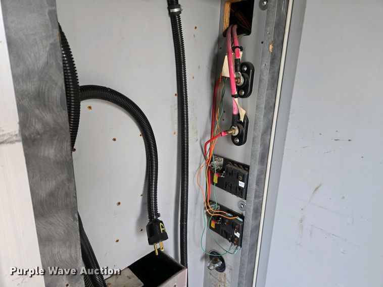 image for item EC0951 2005 Ford E450 Super Duty ambulance