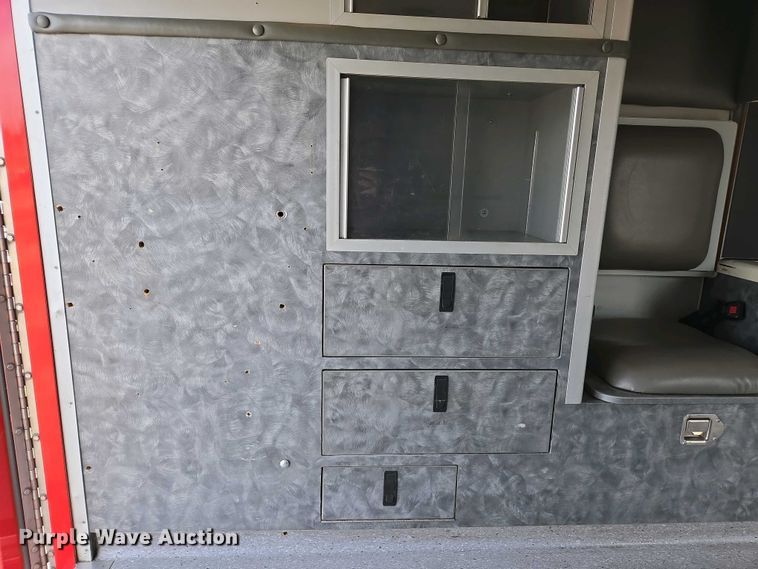 image for item EC0951 2005 Ford E450 Super Duty ambulance