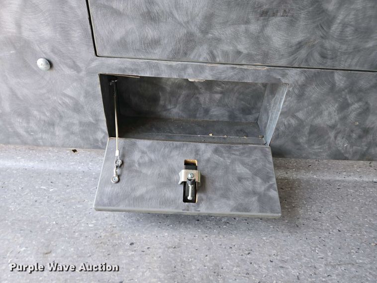 image for item EC0951 2005 Ford E450 Super Duty ambulance