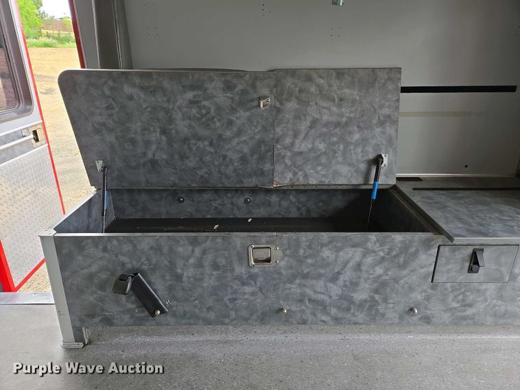 image for item EC0951 2005 Ford E450 Super Duty ambulance