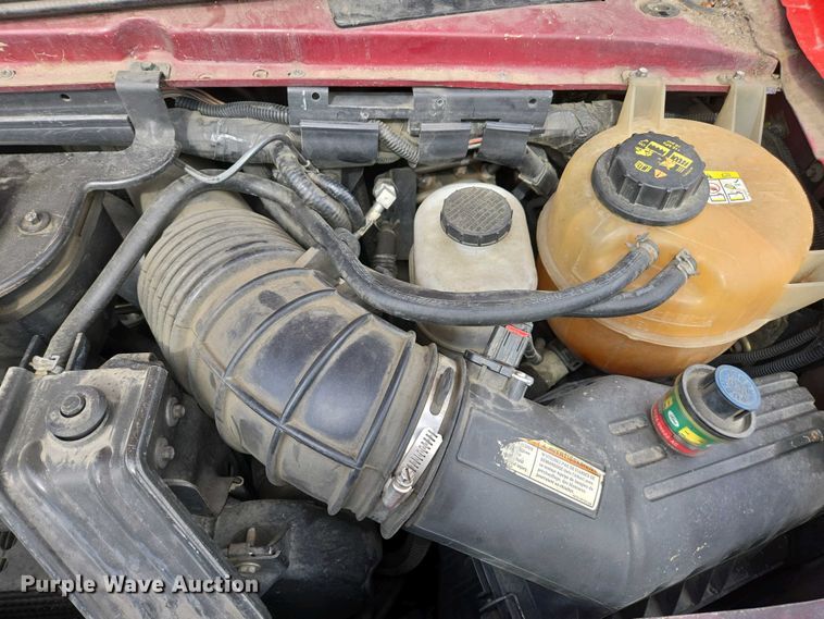 image for item EC0951 2005 Ford E450 Super Duty ambulance