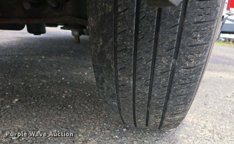 image for item EC0951 2005 Ford E450 Super Duty ambulance