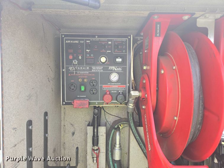 image for item EC1049 2015 Ford F550 Super Duty XL utility / service truck