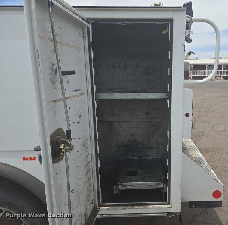 image for item EC1049 2015 Ford F550 Super Duty XL utility / service truck