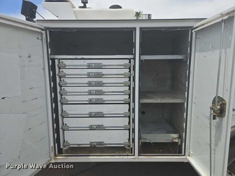 image for item EC1049 2015 Ford F550 Super Duty XL utility / service truck