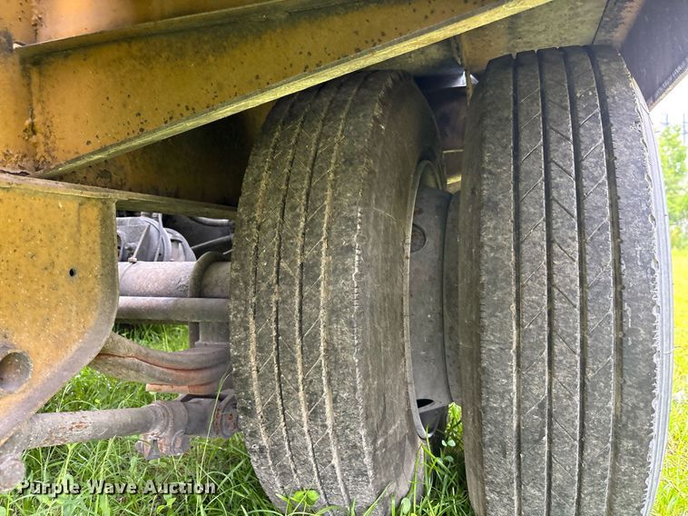 image for item EC3645 2003 Eager Beaver 20HALX flatbed trailer